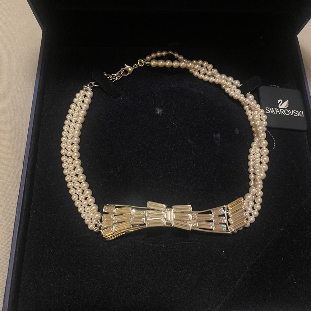 Very cute Swarovski pearl crystal necklace choker